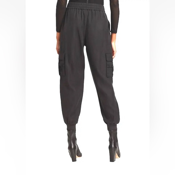 ALICE + OLIVIA DEDE SMOCKED CARGO PANTS IN BLACK SIZE LARGE - Picture 3 of 14